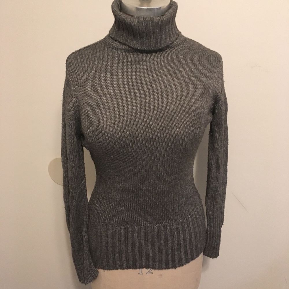 Tracy M. Gray 100% Silk Turtleneck Sweater